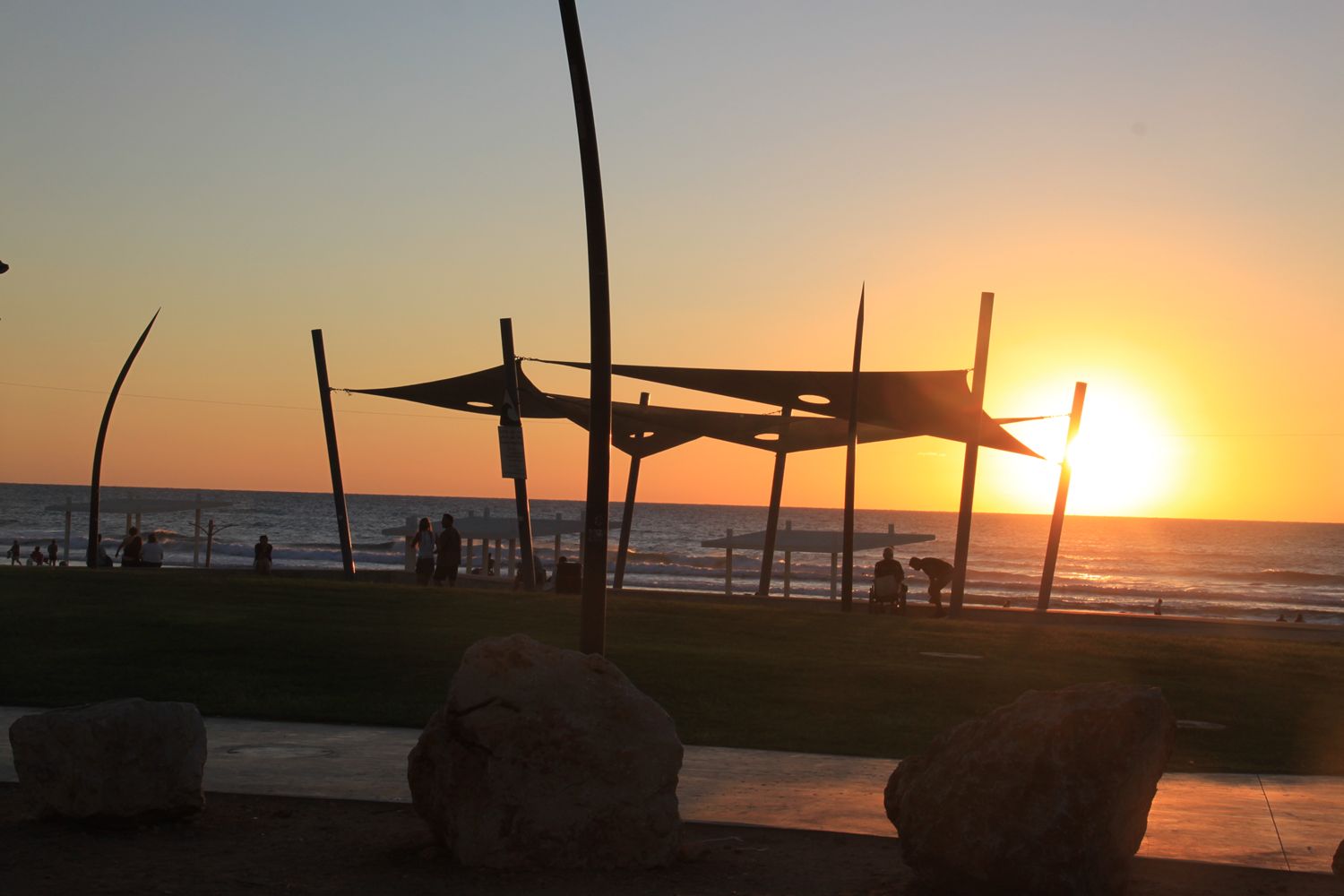 טיילת וחוף חדרה